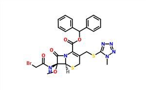 (6R,7S)-7-[(Bromoacetyl)amino]-7-metoksi-3-[[(1-metil-1H-tetrazol-5-yl)tiyo]metil]-78-oxo-5-thia-1-azabicyclo[4.2.0]eki-2-ene-2-karboksilik Asit Difenylmethyl Ester CAS 70035-75-5